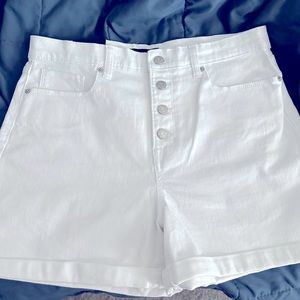 New white jeans shorts. Brand Banana Republic.